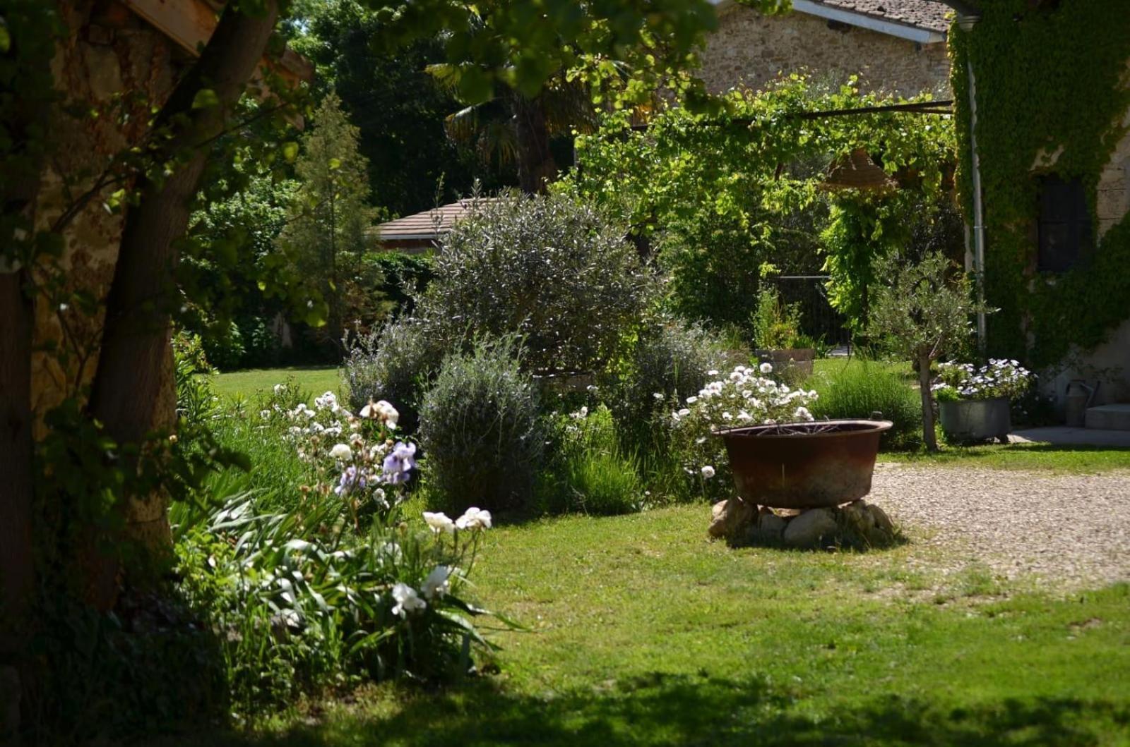 Ferme St Pierre 2 Suites Avec Repas, Piscine, Clim, Cheminee Ou Baignoire Spa Chabeuil Dış mekan fotoğraf