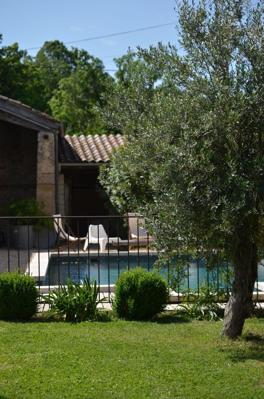 Ferme St Pierre 2 Suites Avec Repas, Piscine, Clim, Cheminee Ou Baignoire Spa Chabeuil Dış mekan fotoğraf