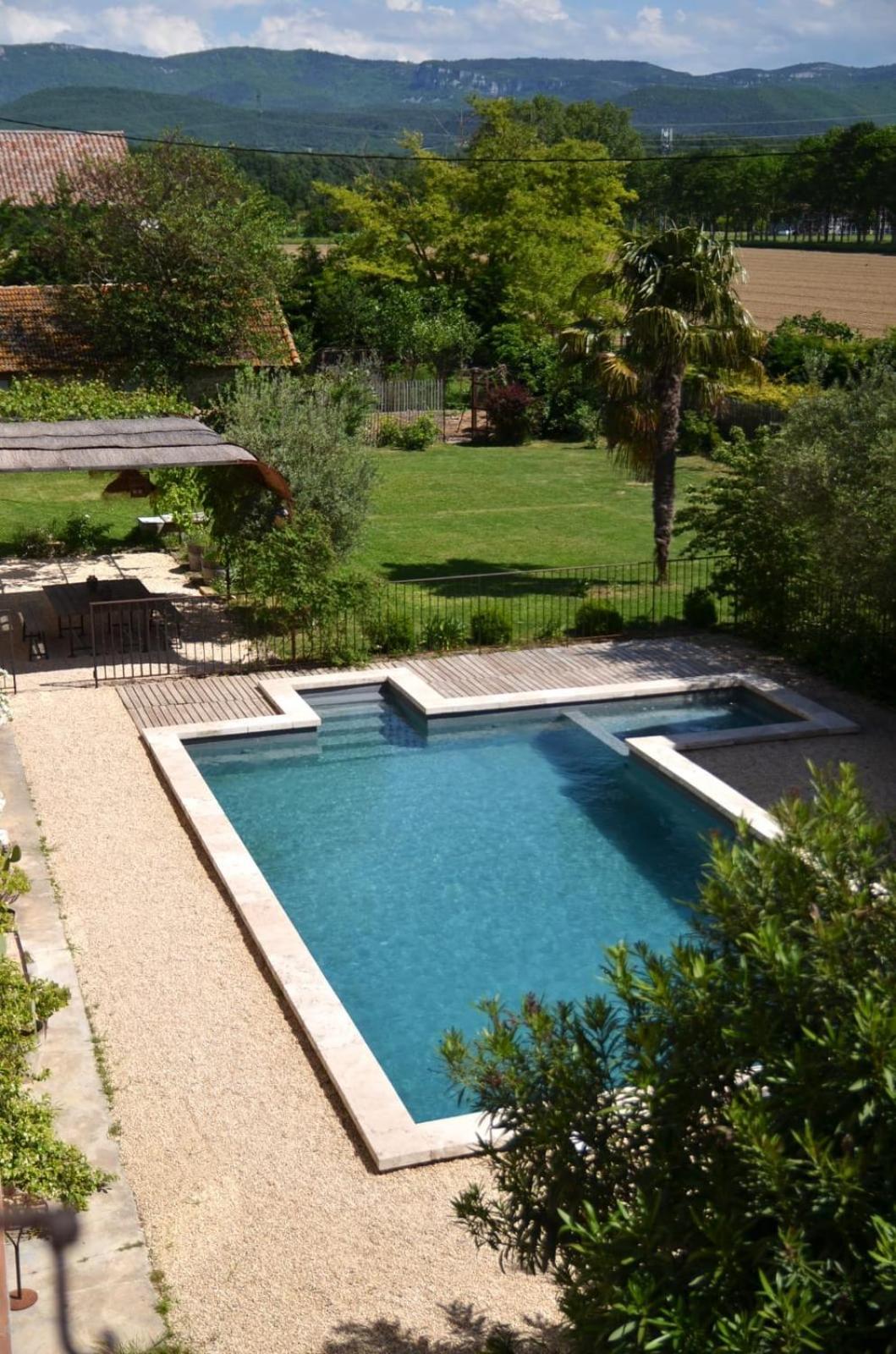 Ferme St Pierre 2 Suites Avec Repas, Piscine, Clim, Cheminee Ou Baignoire Spa Chabeuil Dış mekan fotoğraf